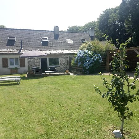 Commana Petite Maison Dans Les Monts D'Arree Ty Coz מראה חיצוני תמונה