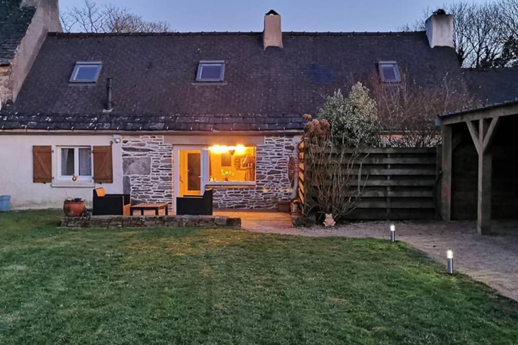 Commana Petite Maison Dans Les Monts D'Arree Ty Coz מראה חיצוני תמונה