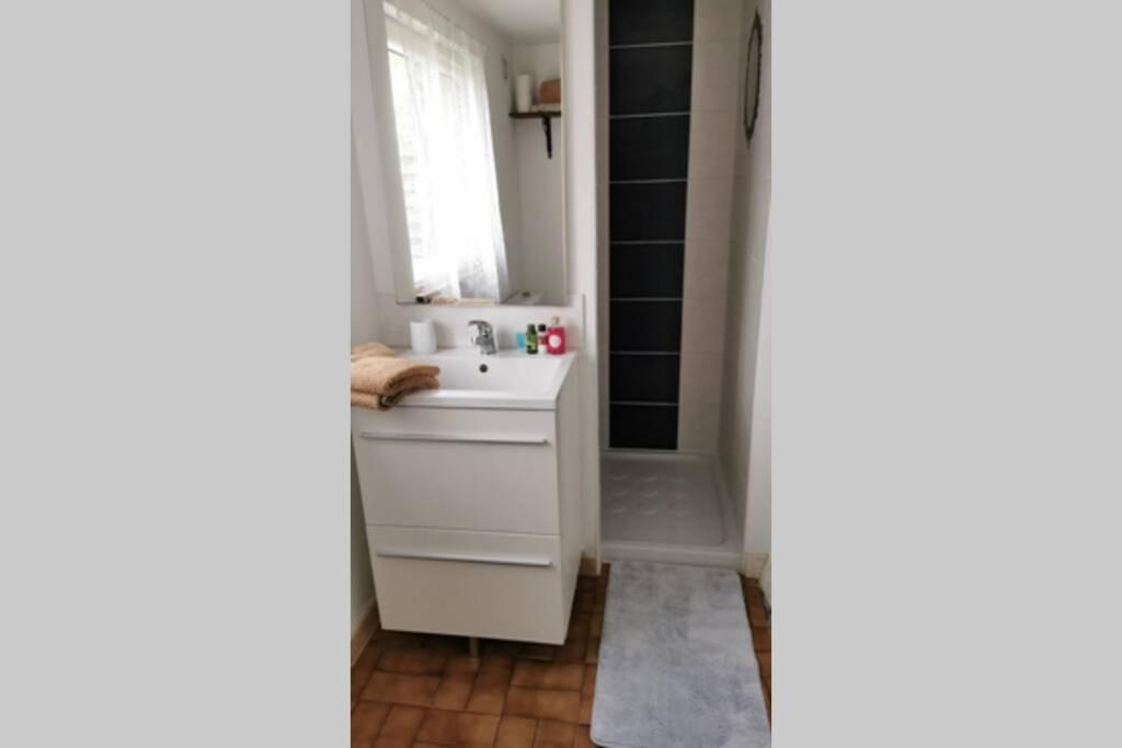 Commana Petite Maison Dans Les Monts D'Arree Ty Coz מראה חיצוני תמונה